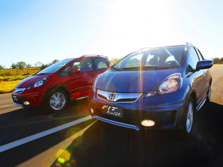  Honda Fit Twist GT 2012 года  (фото 8 из 18)